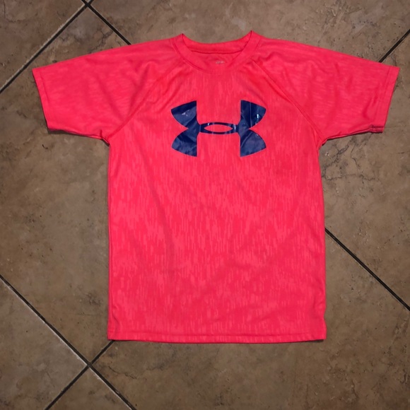 Under Armour Other - Hot pink Under Amour heat gear tee shirt sz medium